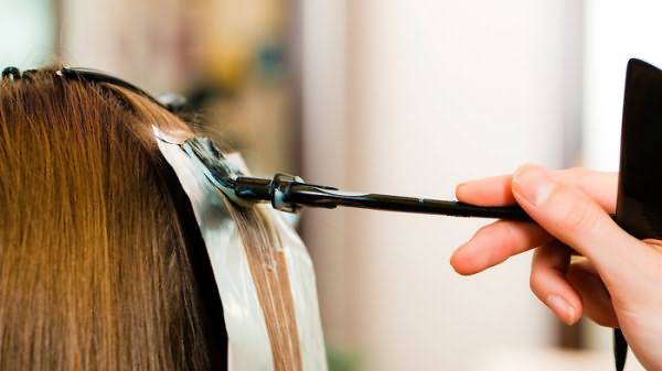 Процесс окрашивания волос