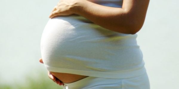 Будущим мамочкам использовать средства на основе лаврового листа не рекомендуется - поскольку его запах может способствовать ухудшению самочувствия.
