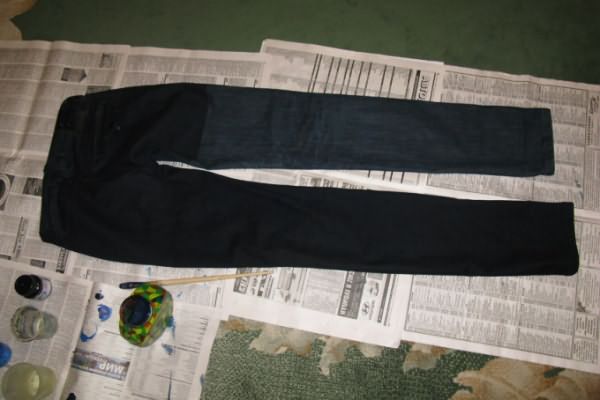 Как покрасить черные джинсы