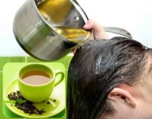 Достаточно регулярно споласкивать голову чайным отваром, и вы заметите, насколько здоровее стали ваши локоны.