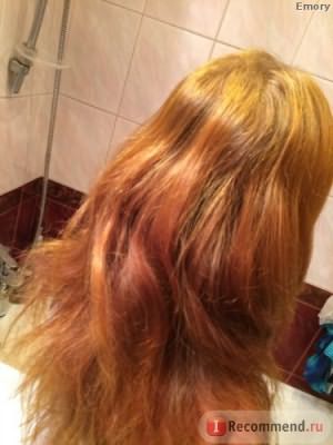 Волосы после смывки, корни более зеленые после антоцианина, сзади остался фиолетовый, основная длина чуть рыжее