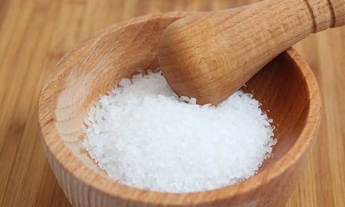 Наши предки использовали соль, чтобы укрепить волосы и сделать их гуще.