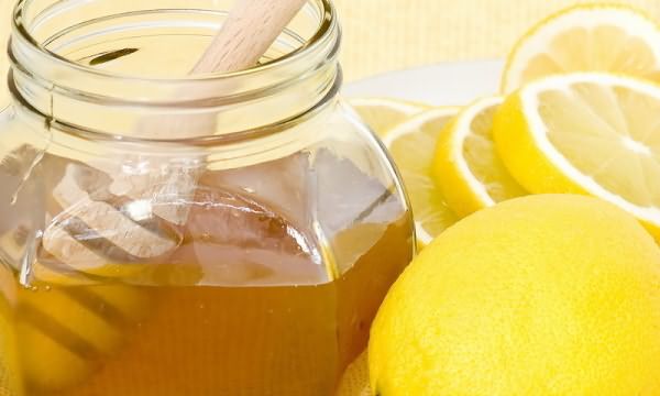 Мёд + лимон – активно действующее средство, которое вскоре вас избавит от неприятности в виде плохого оттенка