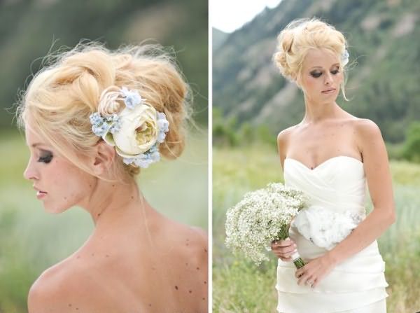 Цветы в волосах невесты могут быть самых различных форм, размеров и оттенков, главное условие – сочетание с выбранным образом